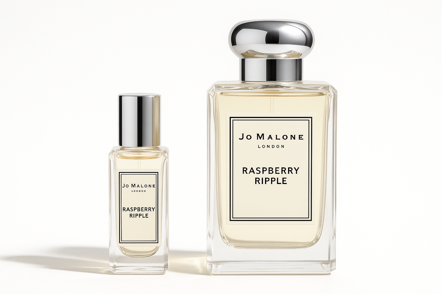 Frasco de amostra Jo Malone Raspberry Ripple de 12 ml ao lado do frasco de 100 ml de Jo Malone Raspberry Ripple