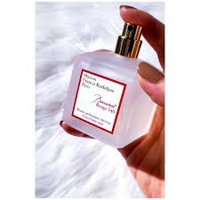 Amostra de névoa perfumada Baccarat Rouge 540 da Maison Francis Kurkdjian